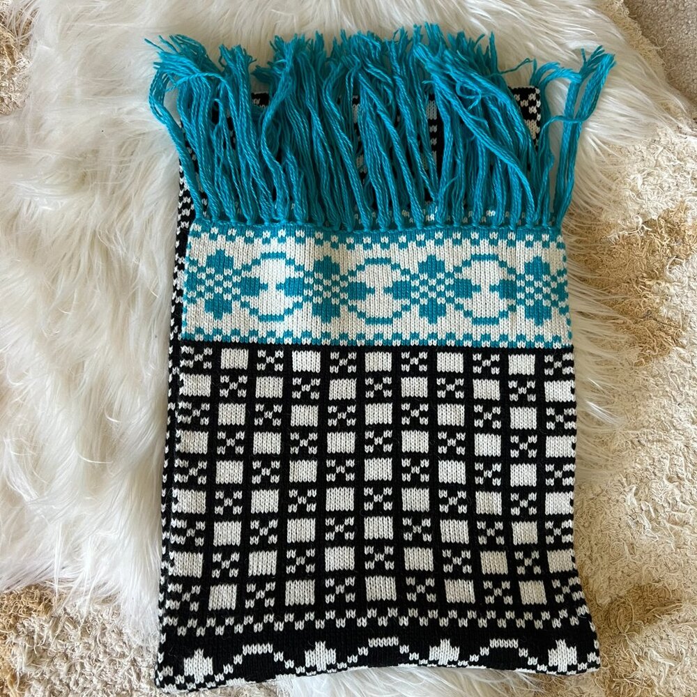 Urban Outfitters 2890 Black, White & Blue Reindeer Pattern Scarf & Hat Bundle - Picture 5 of 5